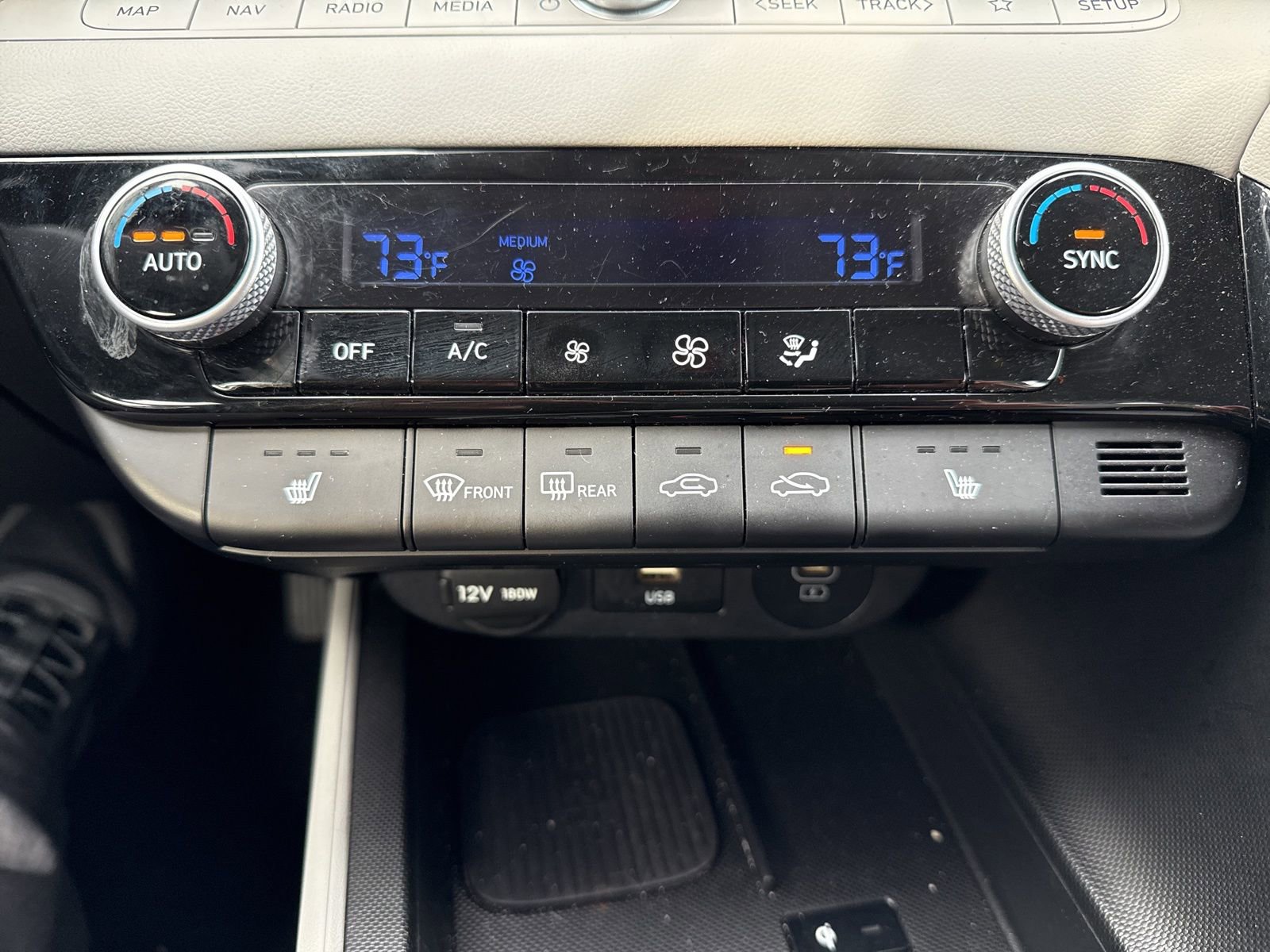 Used 2024 Hyundai Elantra Limited image 11