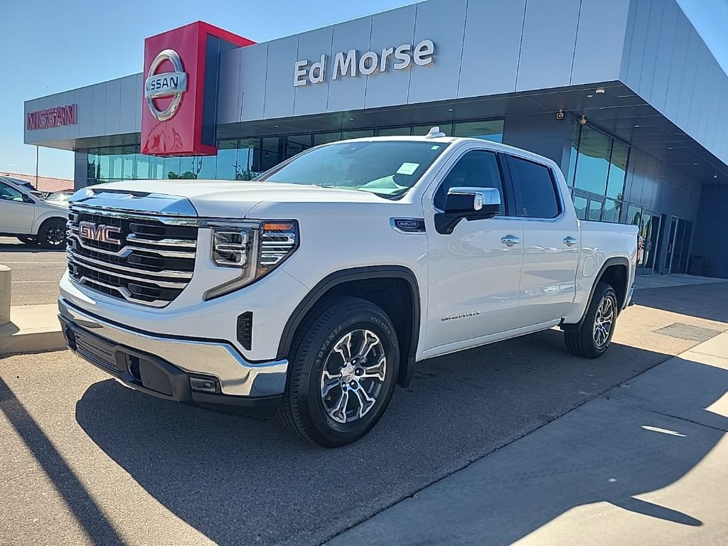 Used 2025 GMC Sierra 1500 SLT RWD image 1