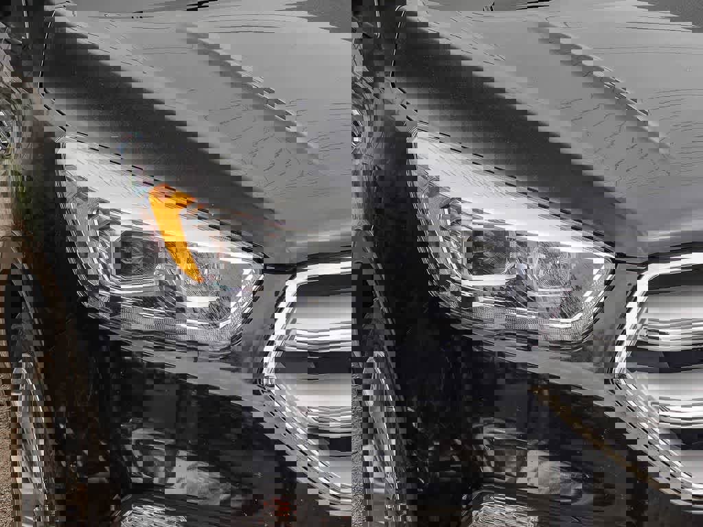 Used 2018 Ford Escape Titanium image 5