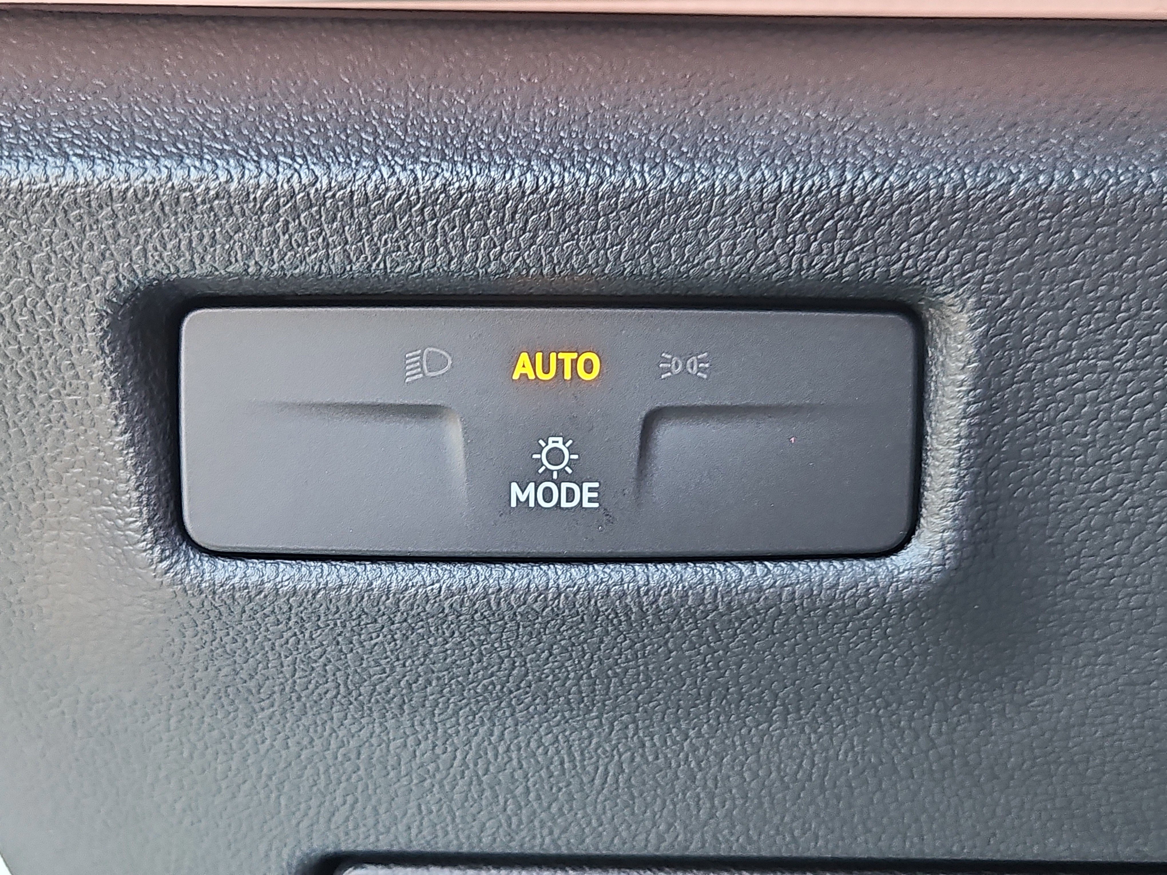 New 2026 Volkswagen Tiguan SE R-Line image 10