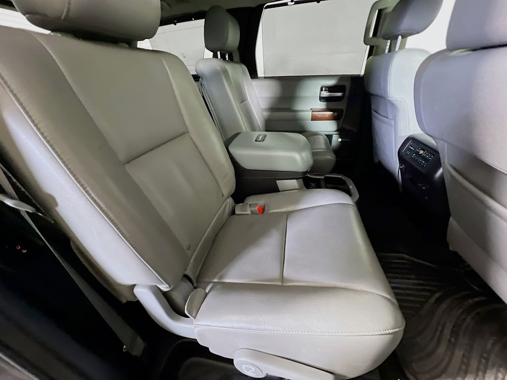 Used 2015 Toyota Sequoia Platinum image 25