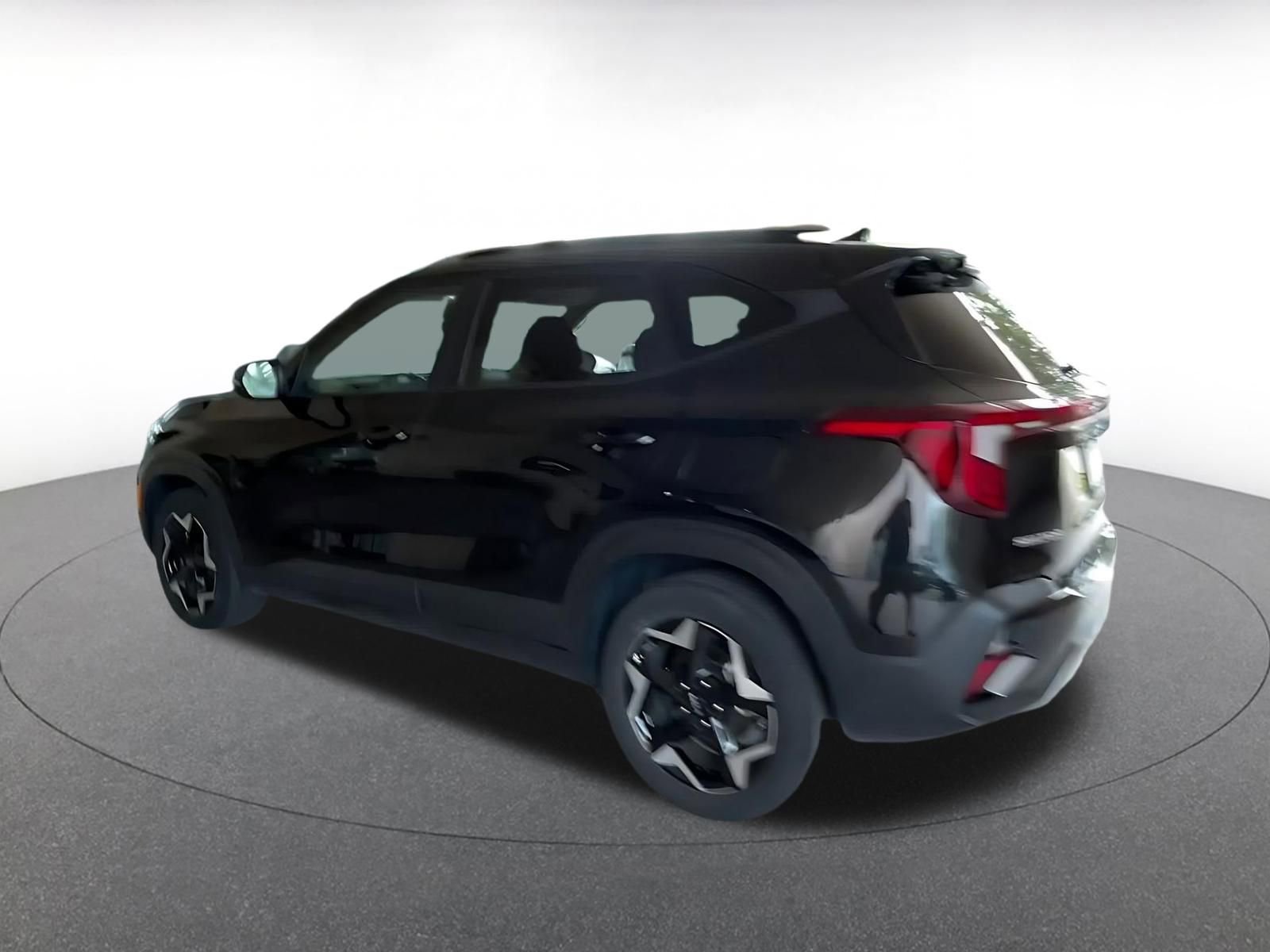Used 2025 Kia Seltos S FWD image 9