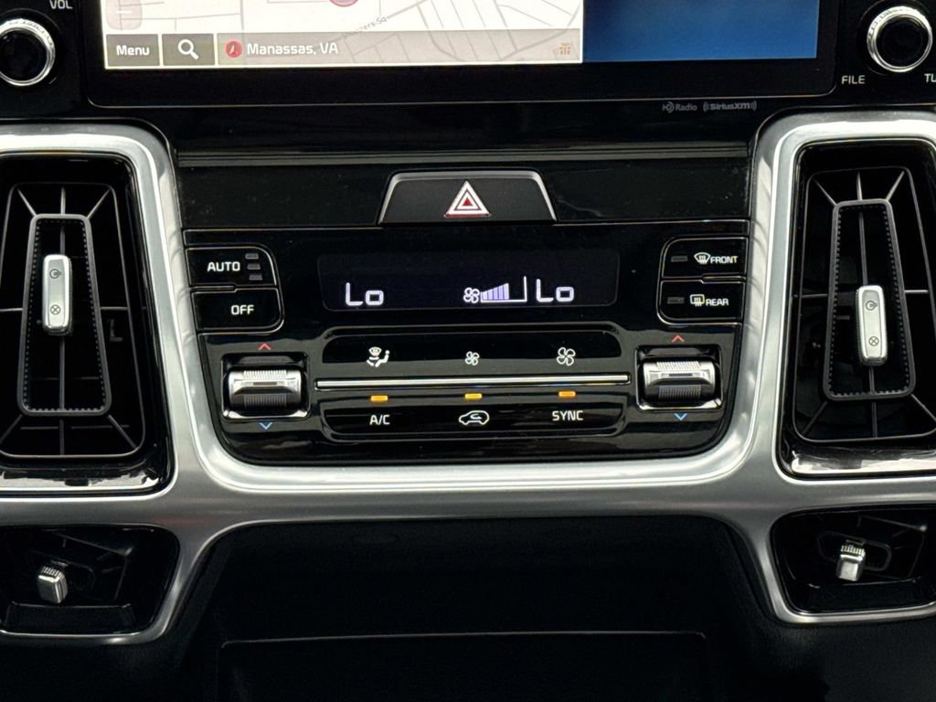 Used 2023 Kia Sorento SX AWD/4WD image 16
