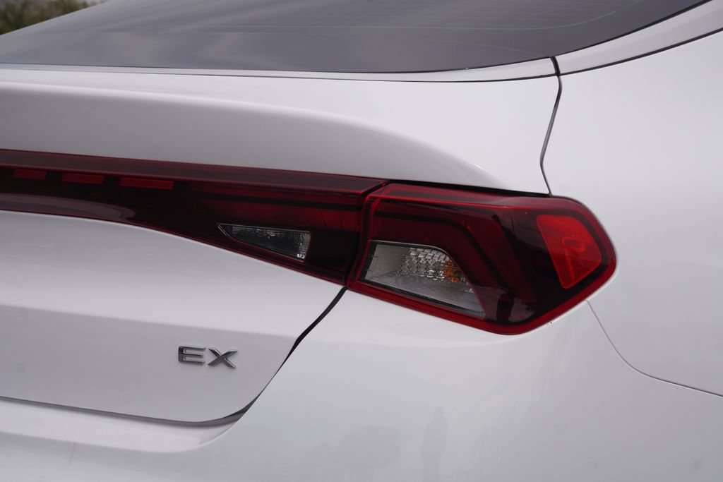 Used 2021 Kia K5 EX FWD image 12