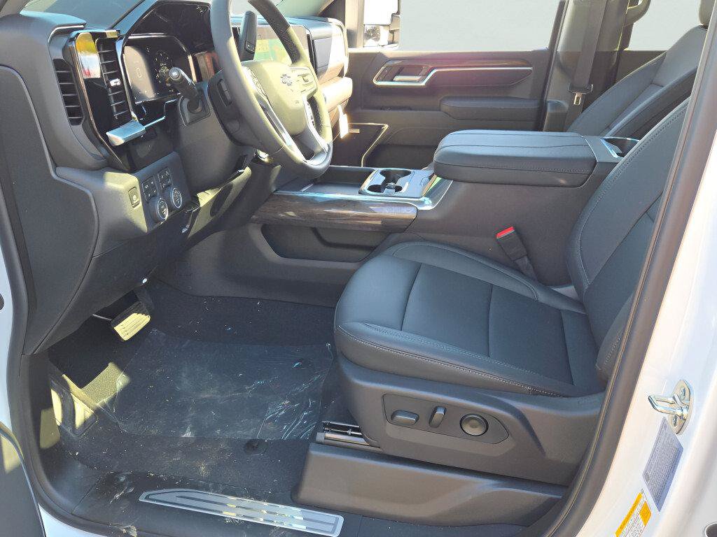 New 2026 Chevrolet Silverado 2500 LTZ w/ LTZ Plus Package AWD/4WD image 28