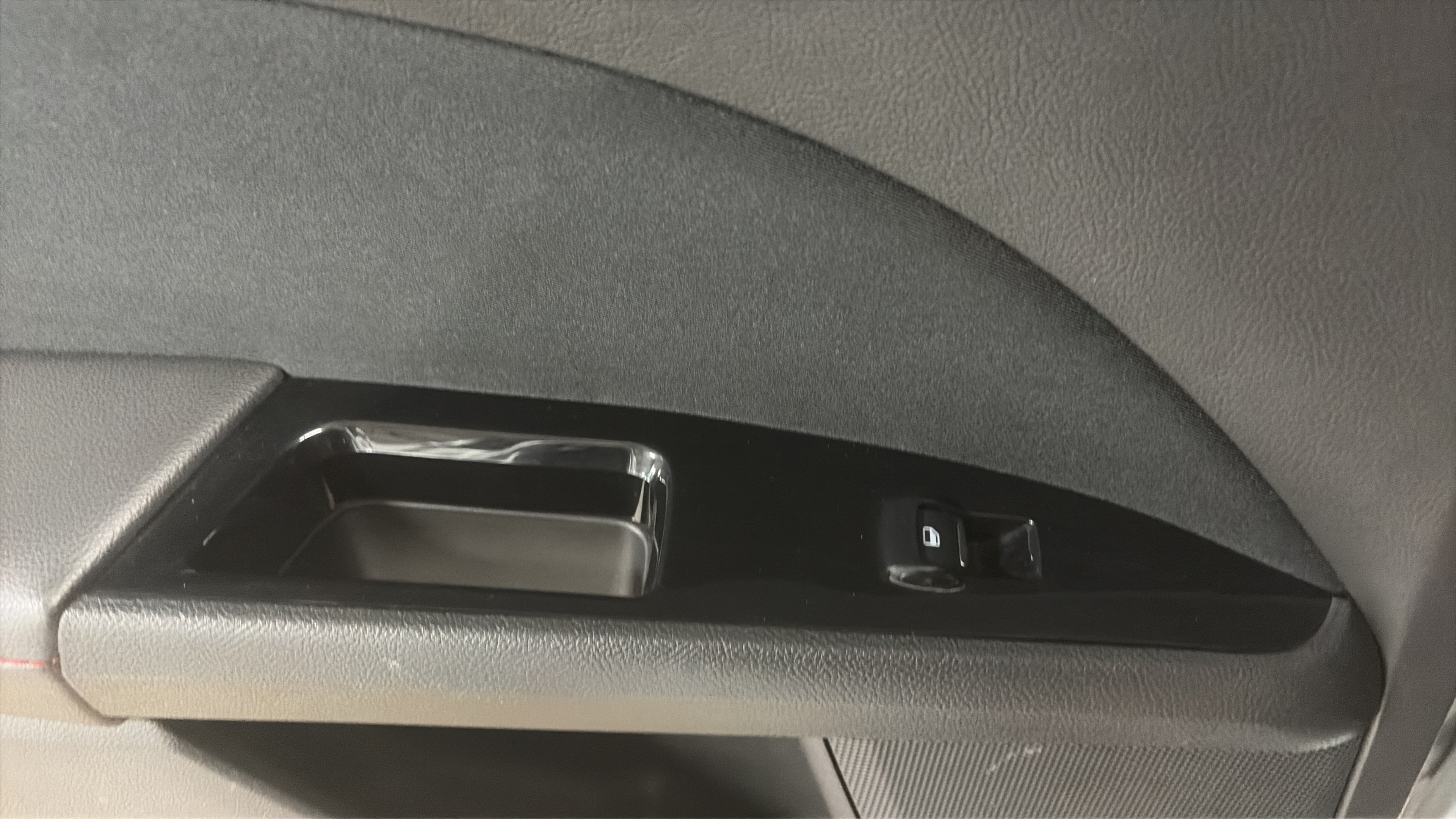 Used 2014 Ford Fusion SE FWD image 26