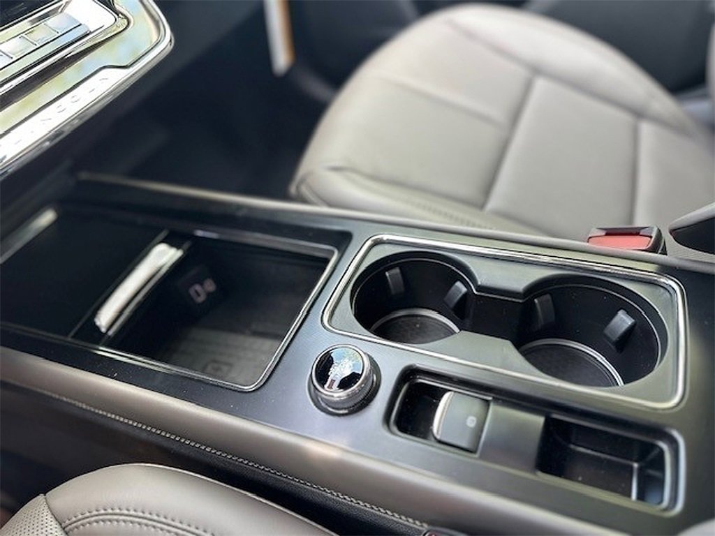 New 2025 Lincoln Corsair Reserve image 20