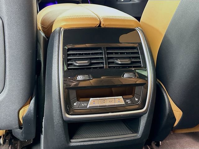Used 2023 BMW X7 xDrive40i w/ M Sport Package image 27
