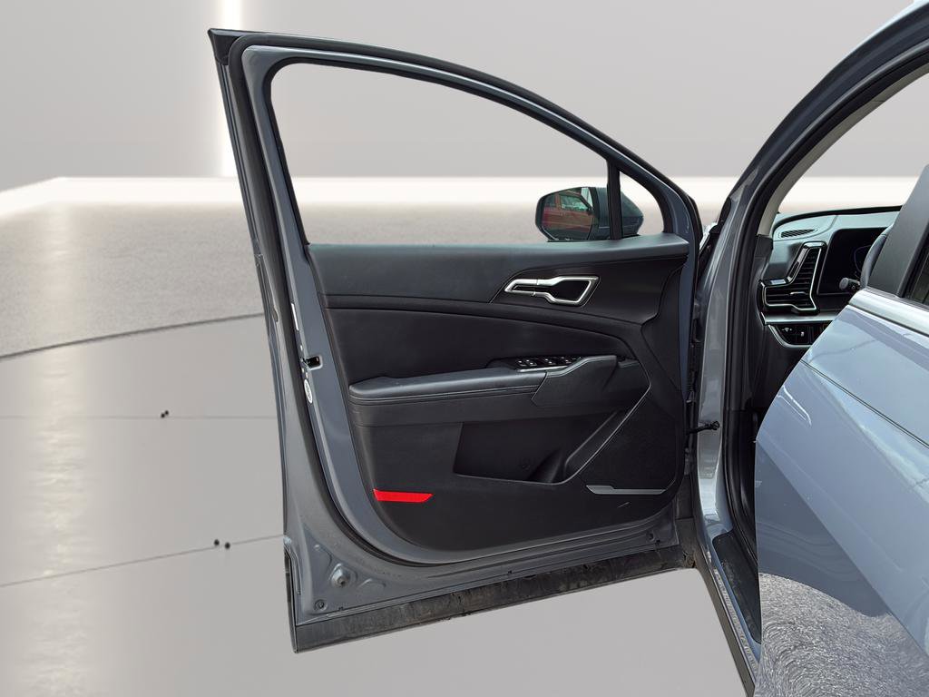 Used 2024 Kia Sportage EX image 11