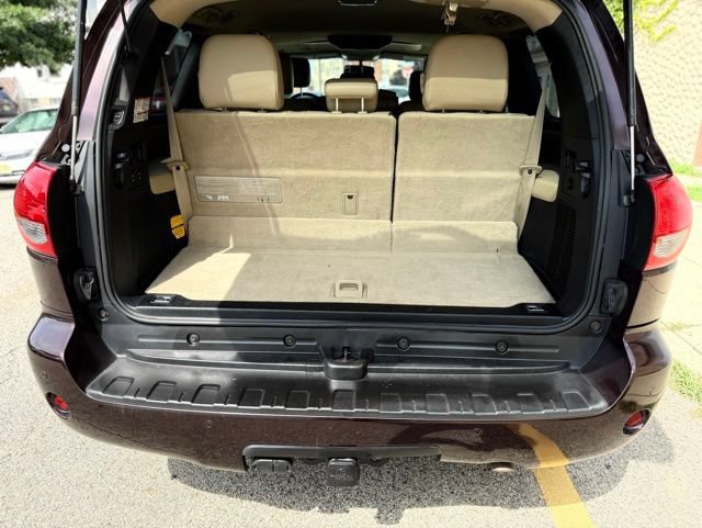 Used 2016 Toyota Sequoia Limited w/ Safety & Convenience Package AWD/4WD image 8