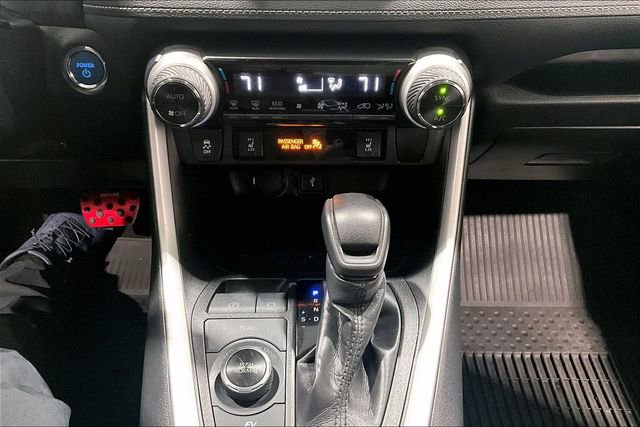 Used 2021 Toyota RAV4 XLE w/ XLE Grade Weather Package image 16