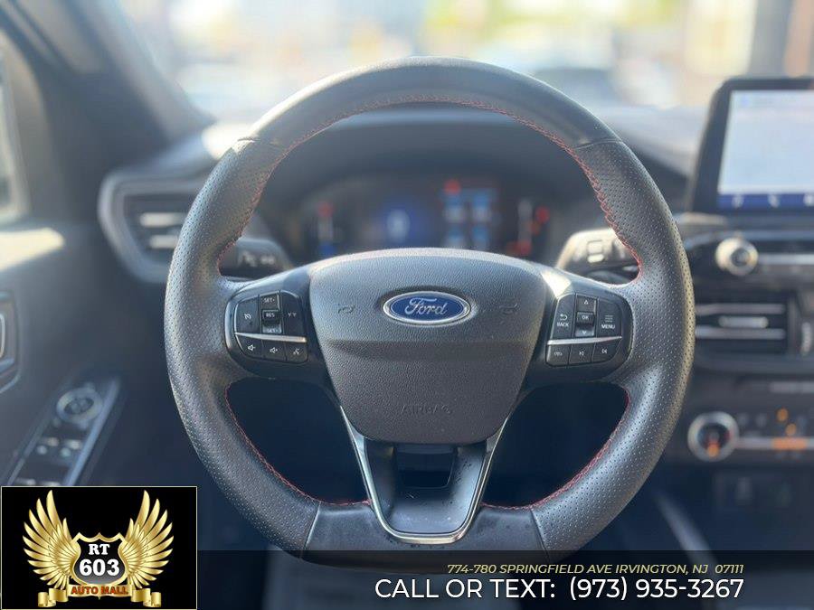 Used 2025 Ford Escape ST-Line FWD image 11