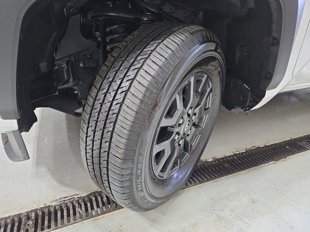 Certified 2025 Toyota 4Runner SR5 image 33