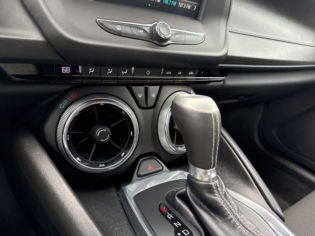 Used 2017 Chevrolet Camaro LT RWD image 27