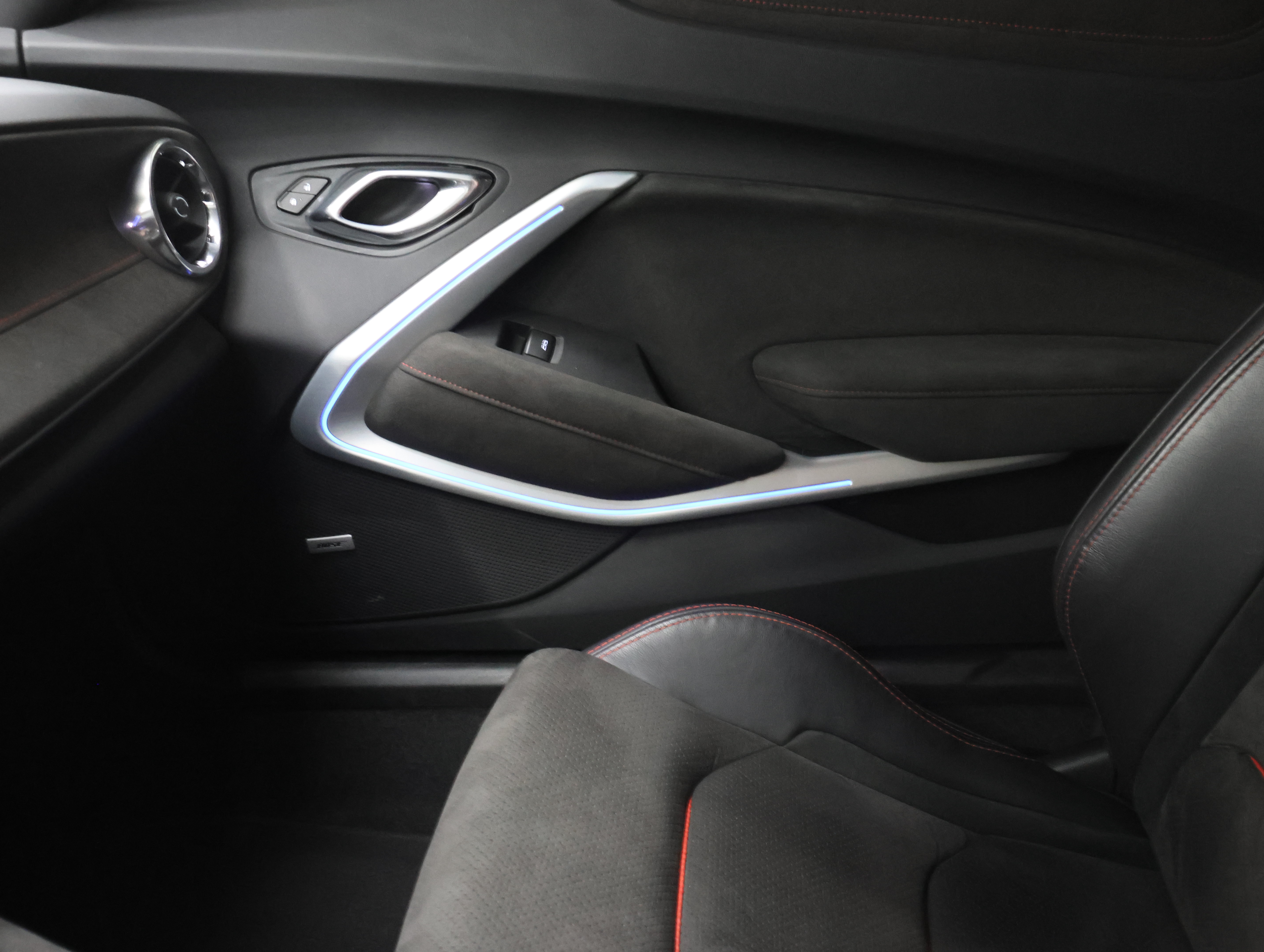 Used 2020 Chevrolet Camaro ZL1 RWD image 13