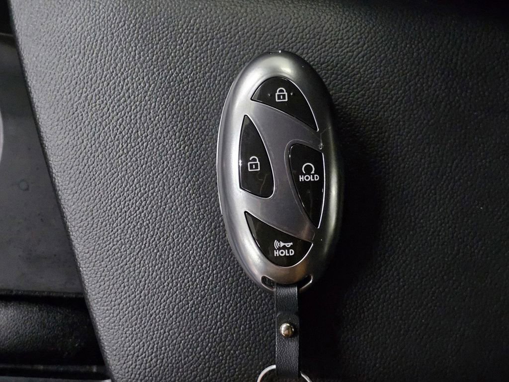 Used 2024 Hyundai Elantra SEL FWD image 30