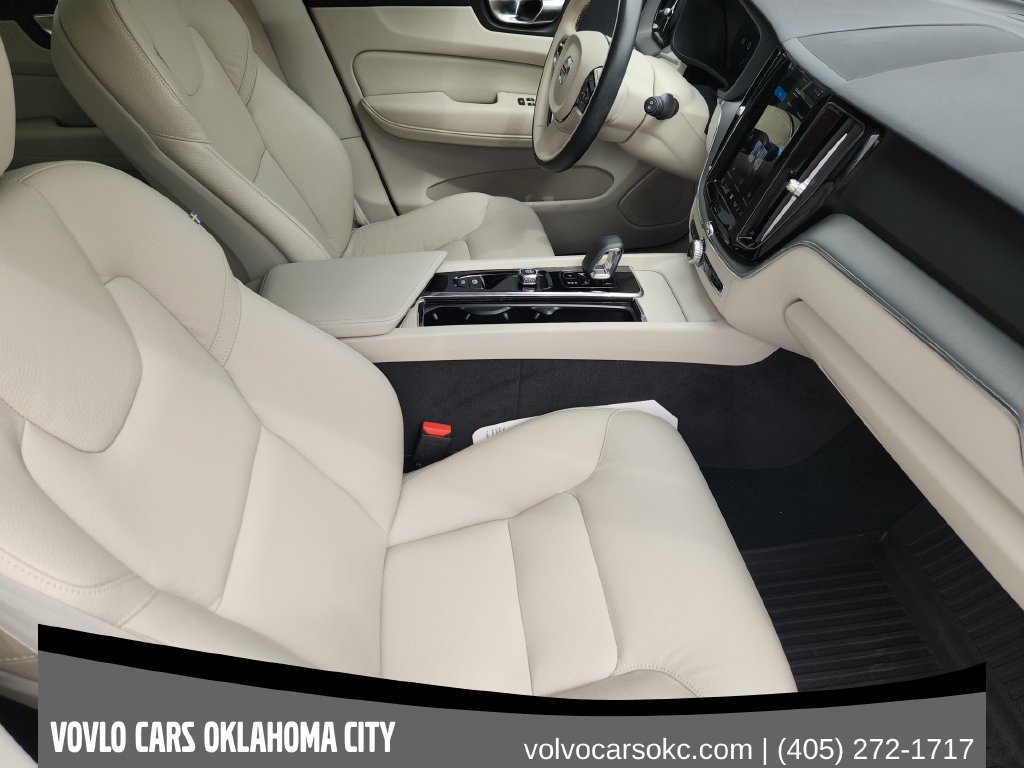 Certified 2024 Volvo XC60 B5 Core w/ Protection Package Premier AWD/4WD image 12
