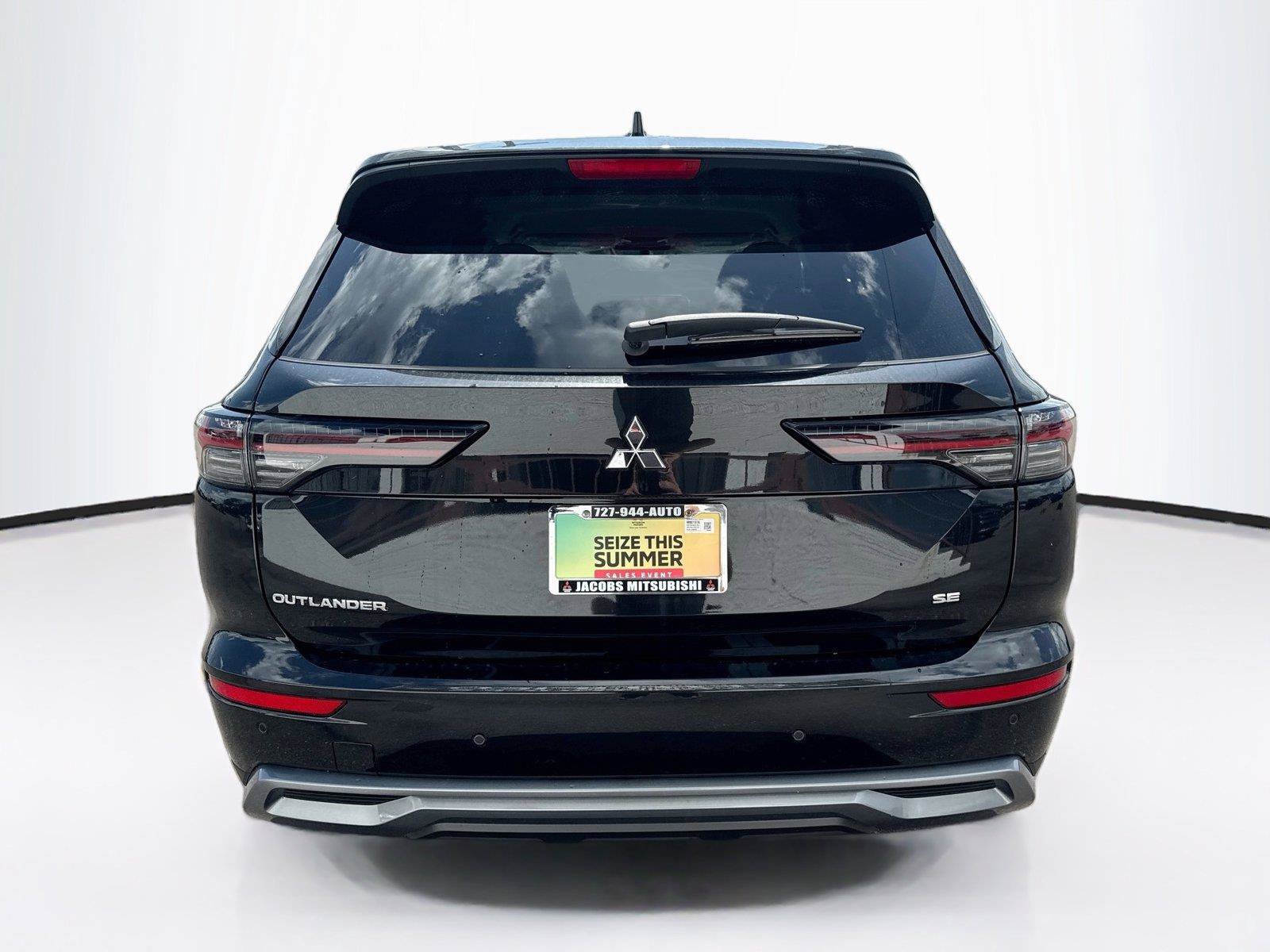 New 2026 Mitsubishi Outlander SE FWD image 4