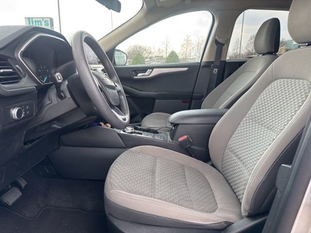 Used 2020 Ford Escape SE image 10
