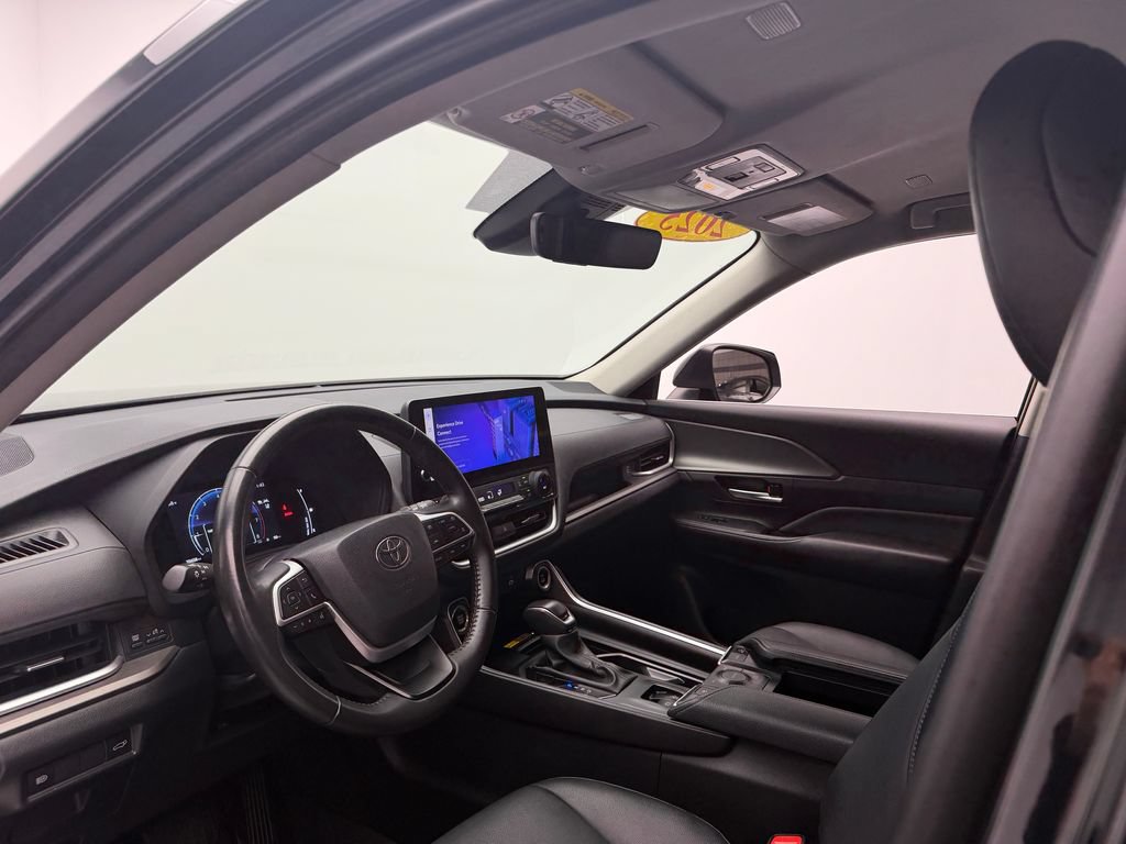 Used 2025 Toyota Grand Highlander AWD image 20