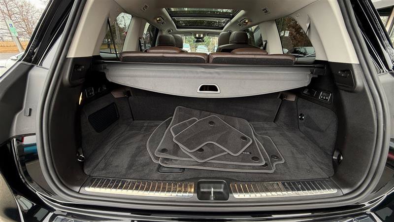 Used 2023 Mercedes-Benz GLS 450 4MATIC w/ AMG Line Exterior image 32