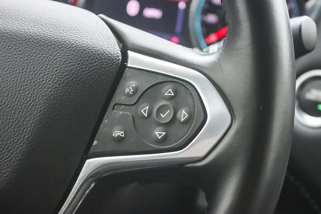 Used 2022 Chevrolet Traverse LT image 25