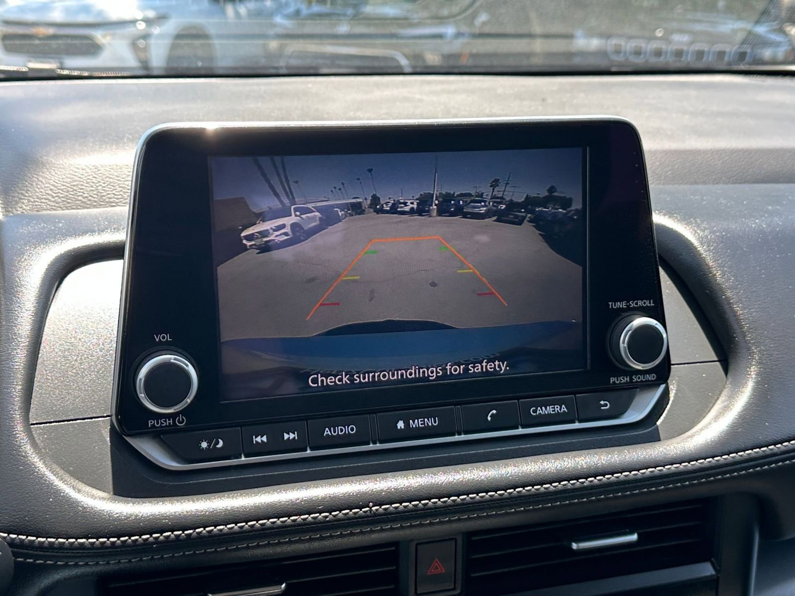 Used 2025 Nissan Rogue SV FWD image 25