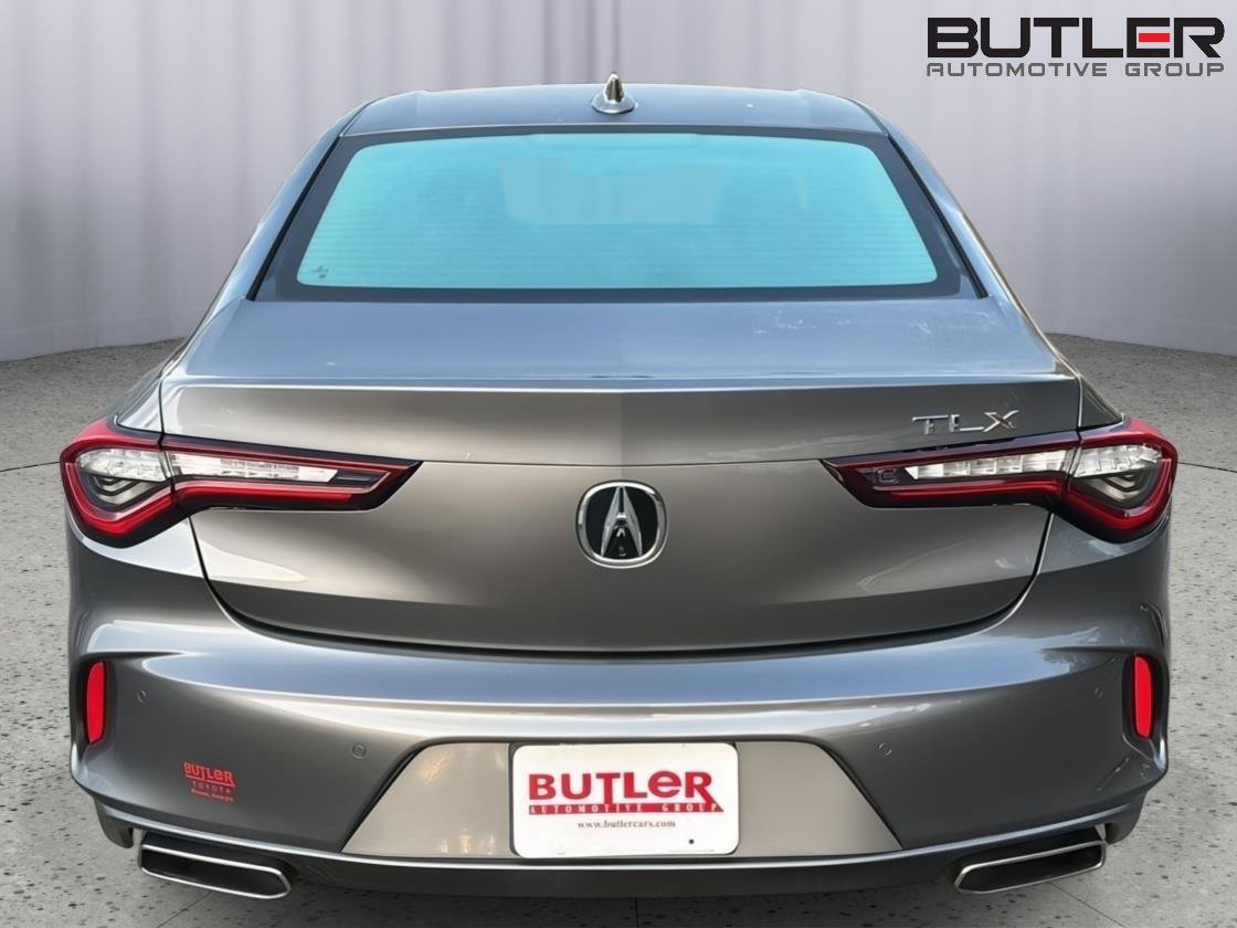 Used 2025 Acura TLX w/ Technology Package FWD image 5