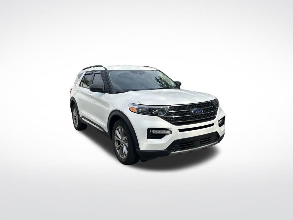 Used 2023 Ford Explorer XLT w/ Equipment Group 202A RWD image 2