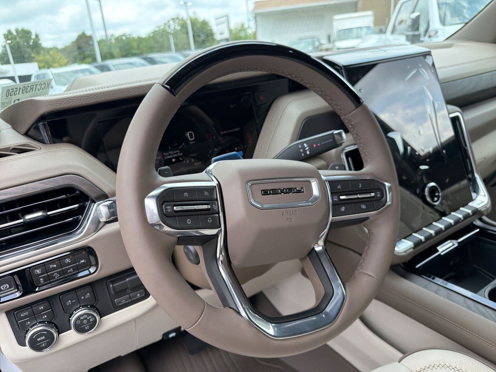 New 2026 GMC Yukon XL Denali w/ Denali Reserve Package AWD/4WD image 12