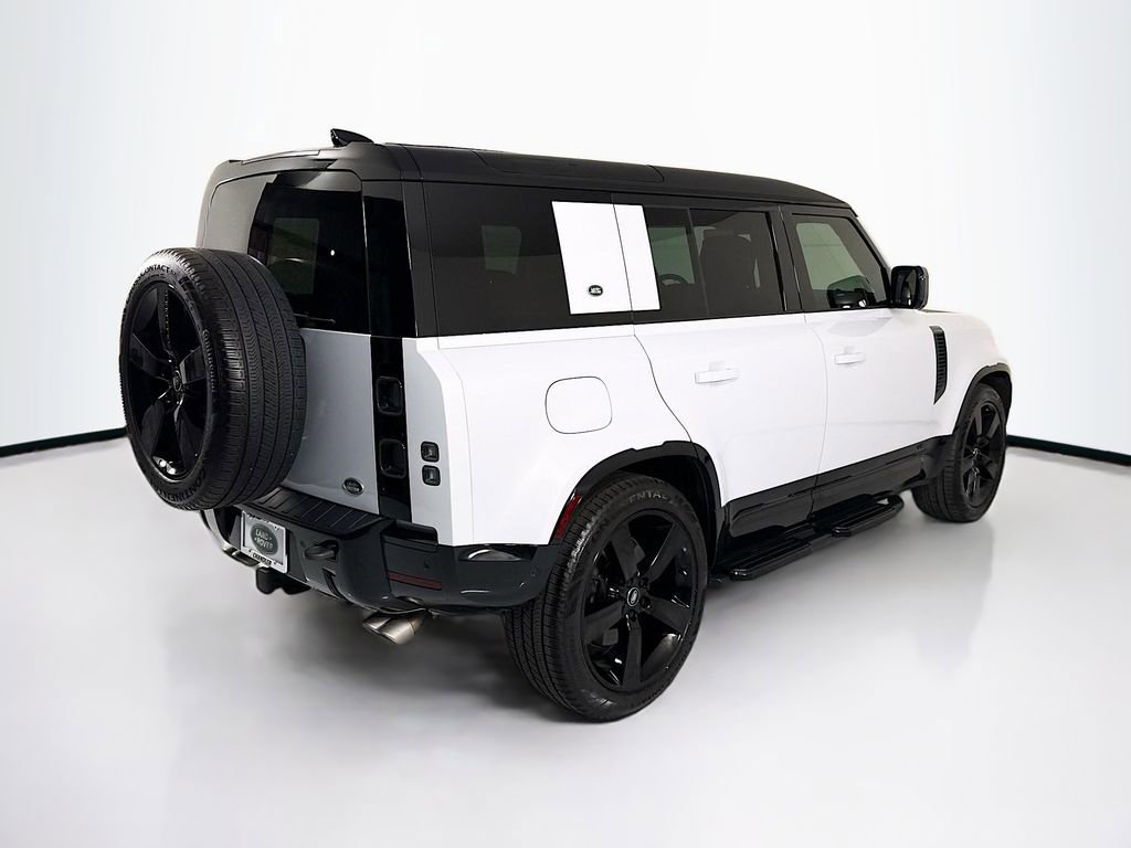 Used 2023 Land Rover Defender 110 V8 AWD/4WD image 5