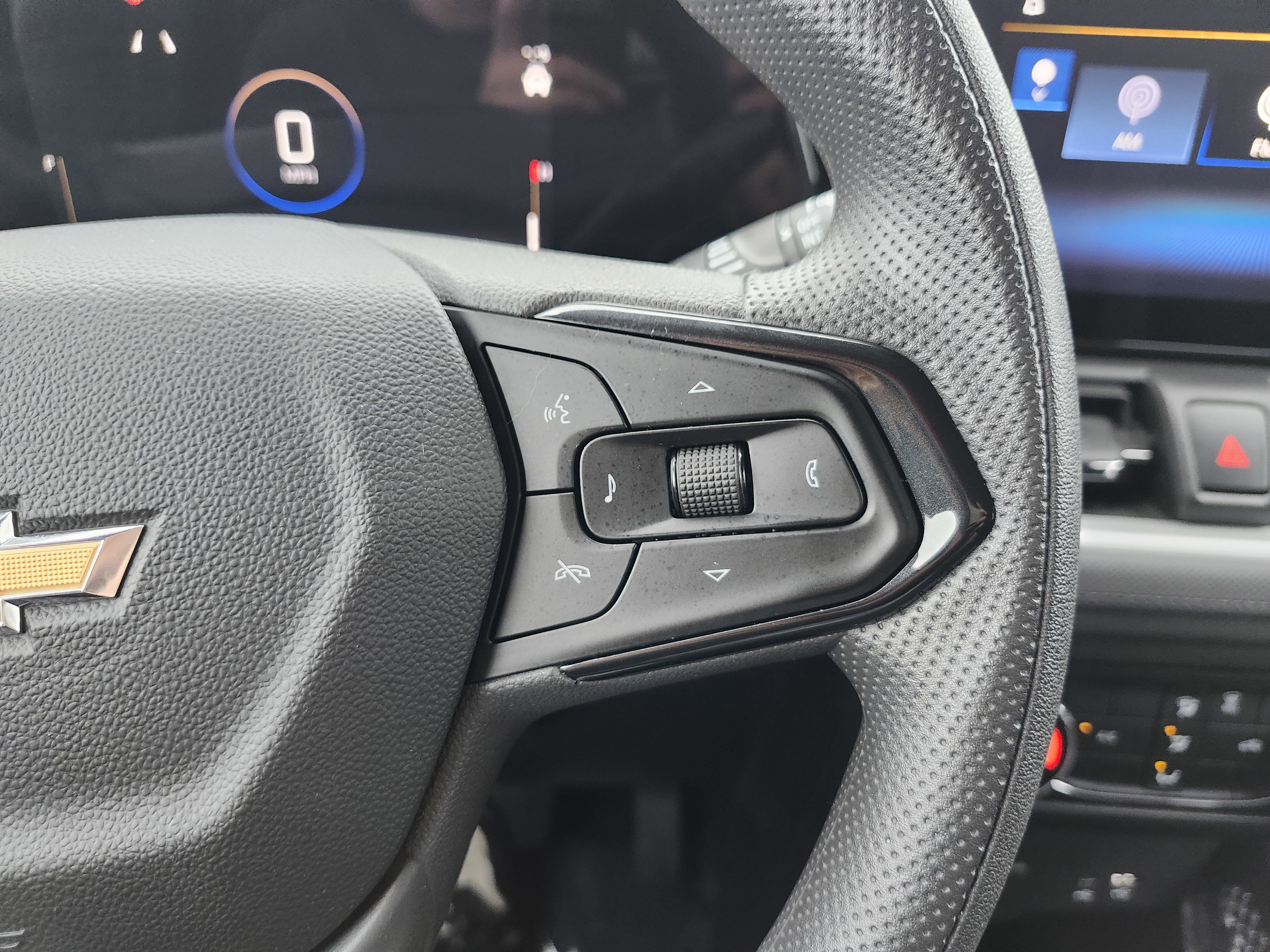 Used 2025 Chevrolet TrailBlazer LS w/ LS Convenience Package FWD image 30