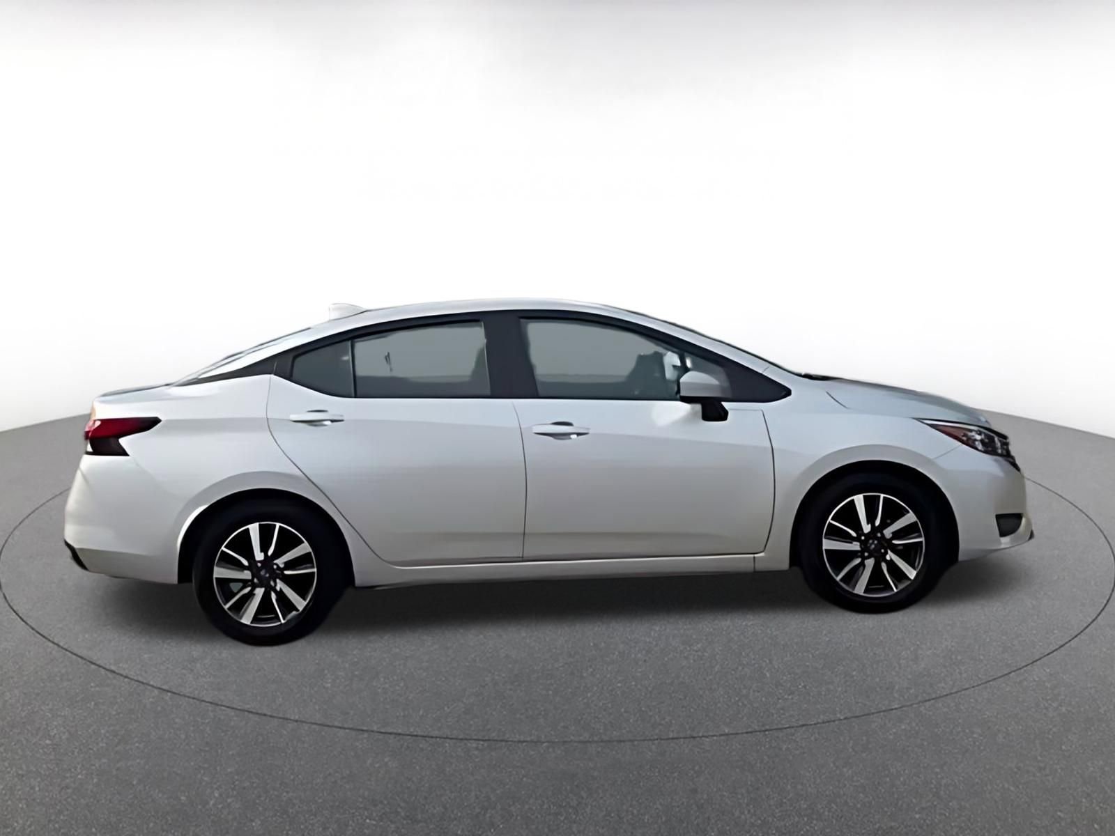 Used 2025 Nissan Versa SV image 12