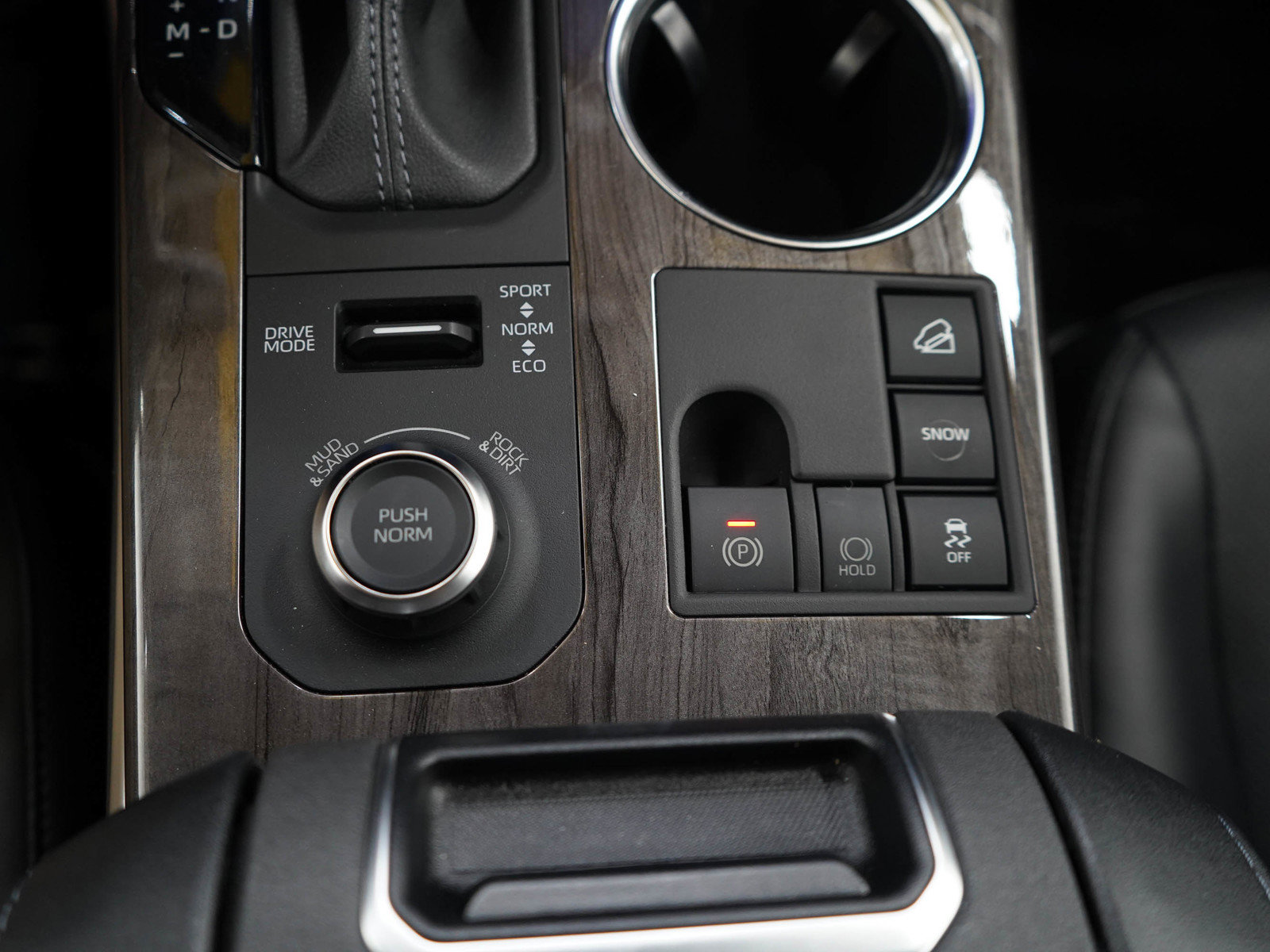 Used 2024 Toyota Highlander Limited AWD/4WD image 25