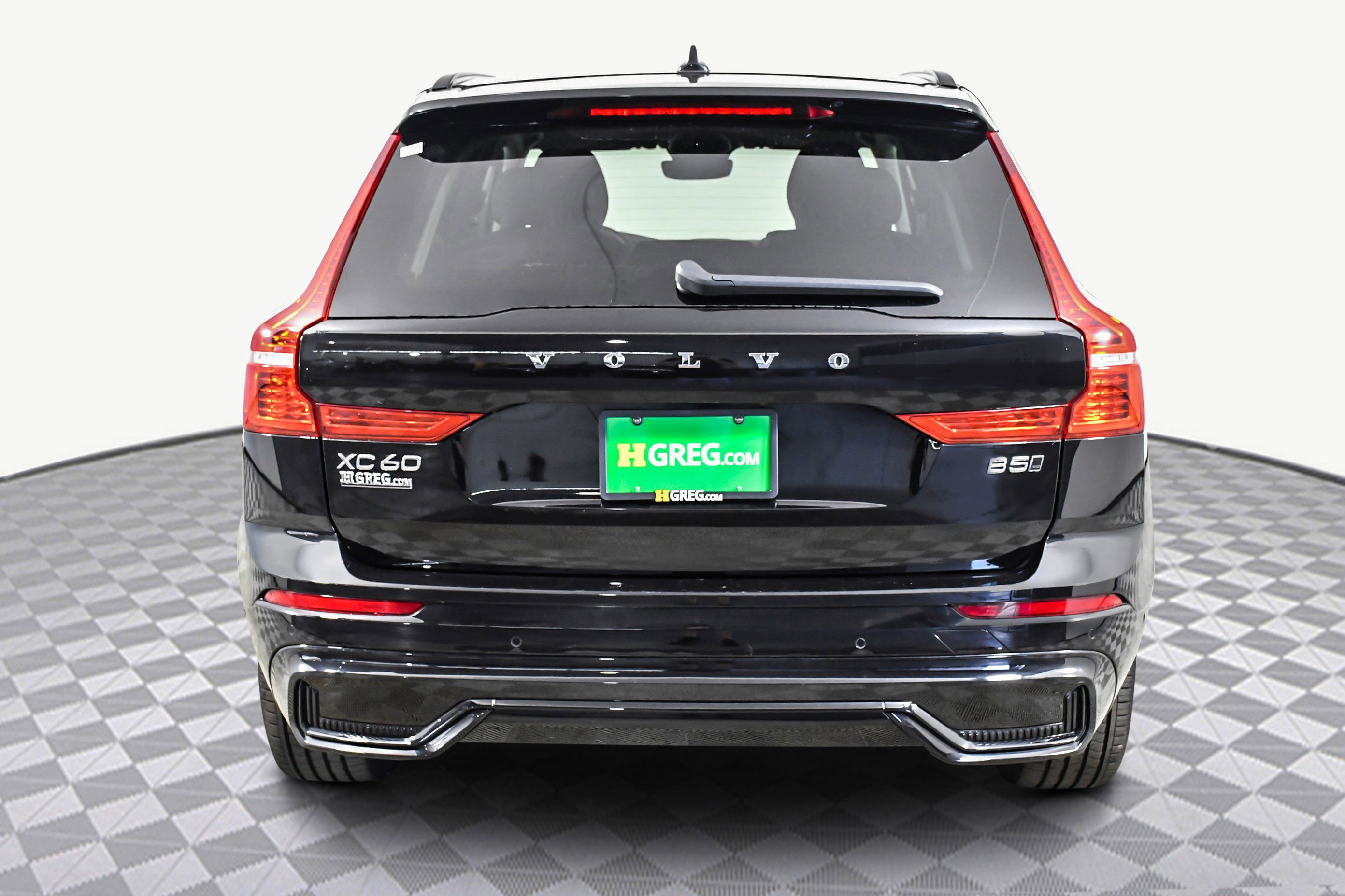 Used 2024 Volvo XC60 B5 Plus image 7