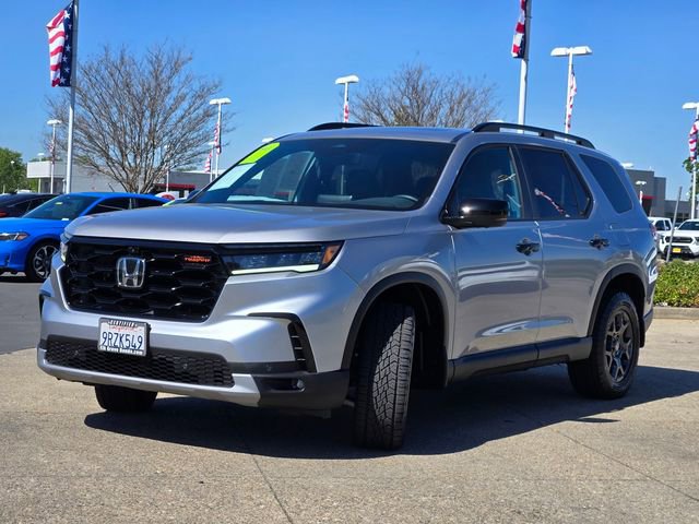 Used 2025 Honda Pilot TrailSport image 8