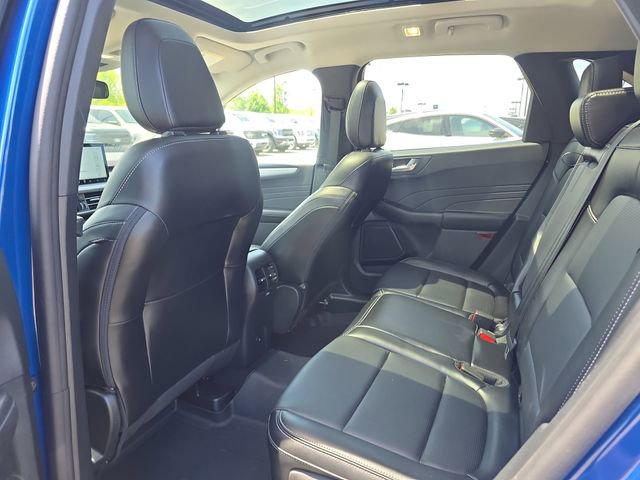 Certified 2023 Ford Escape Platinum w/ Class II Trailer Tow Package AWD/4WD image 28