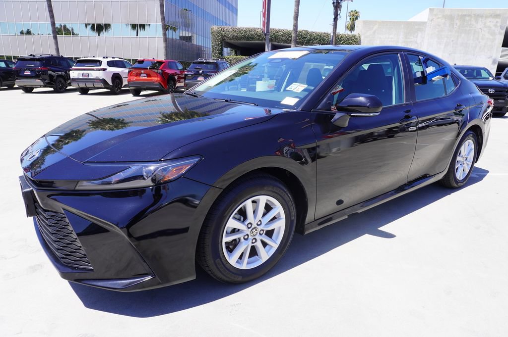 Certified 2025 Toyota Camry LE FWD image 4