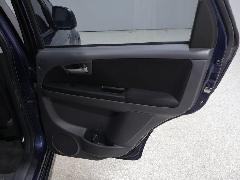Used 2010 Suzuki SX4 AWD Hatchback image 17
