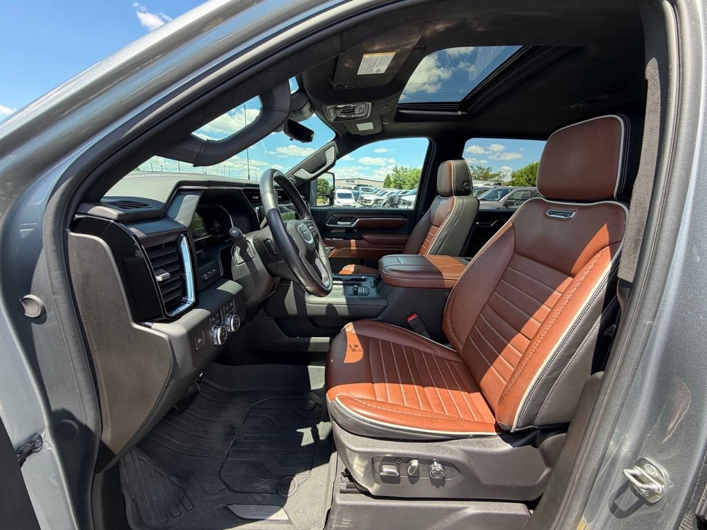 Used 2024 GMC Sierra 2500 Denali Ultimate AWD/4WD image 2