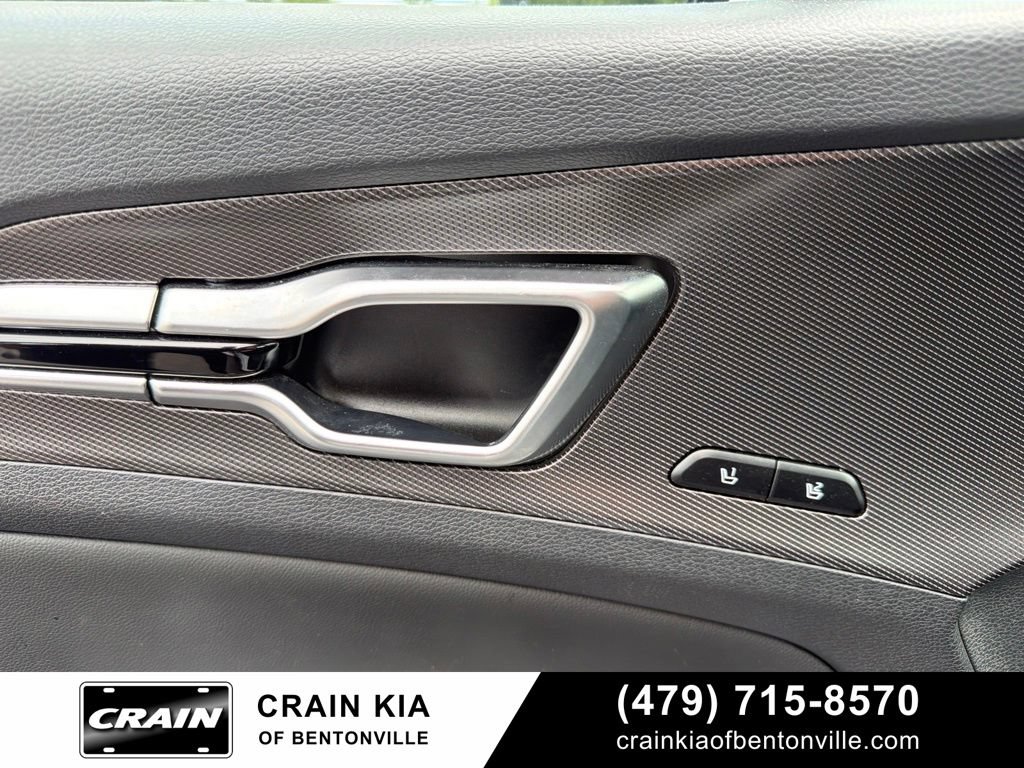 Certified 2025 Kia Sportage SX FWD image 9