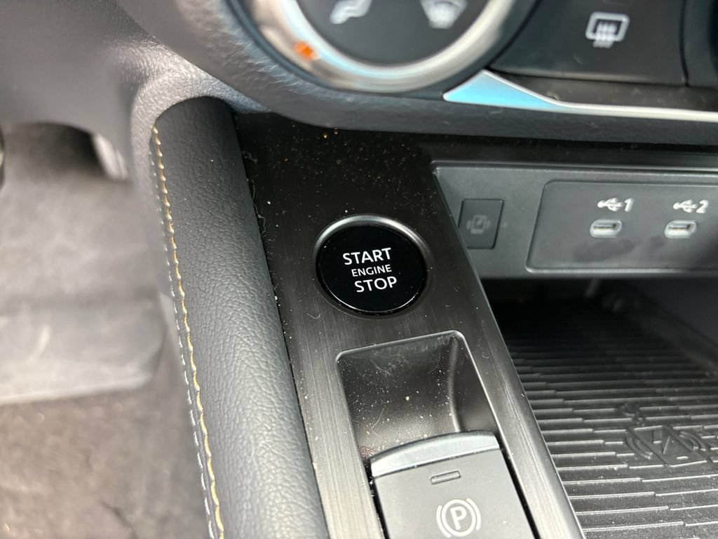 Used 2025 Nissan Kicks SV AWD/4WD image 29