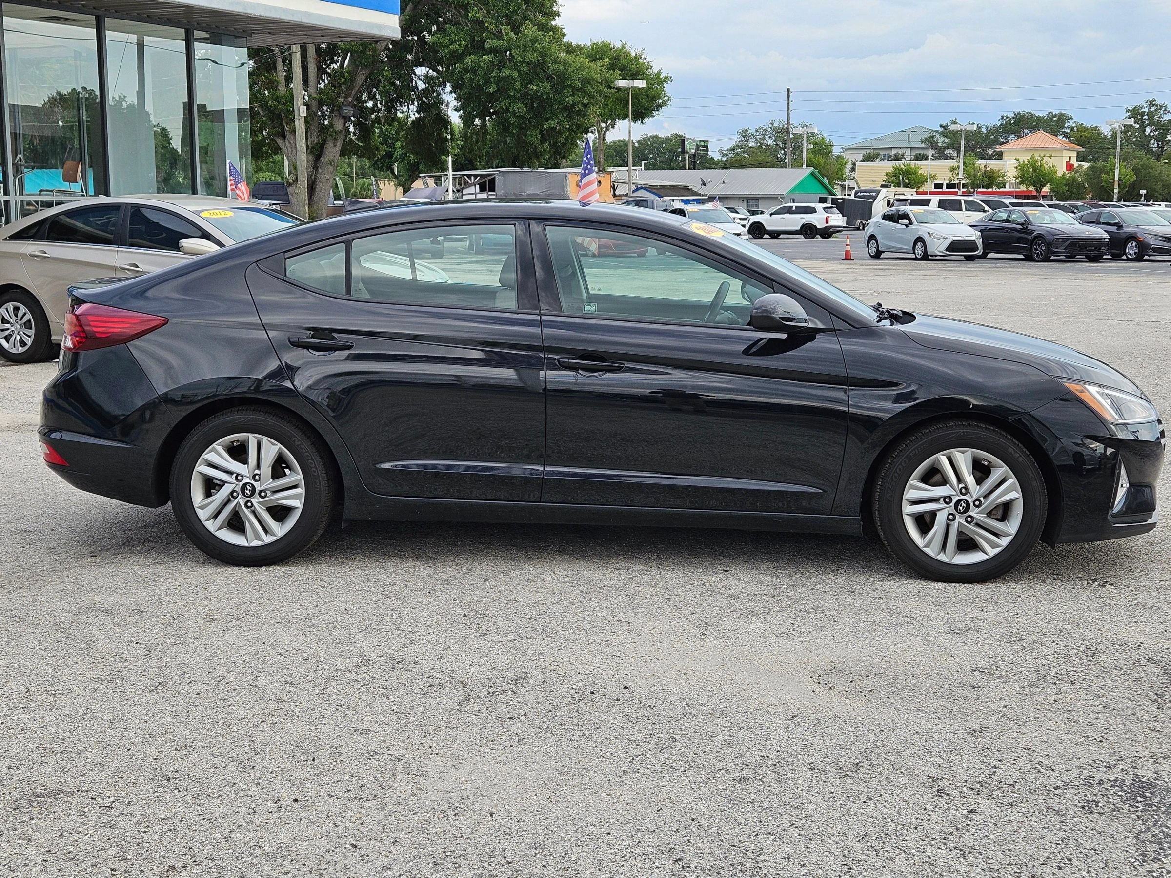 Used 2020 Hyundai Elantra SEL FWD image 12