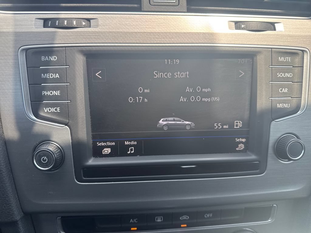 Used 2017 Volkswagen Golf S FWD image 19