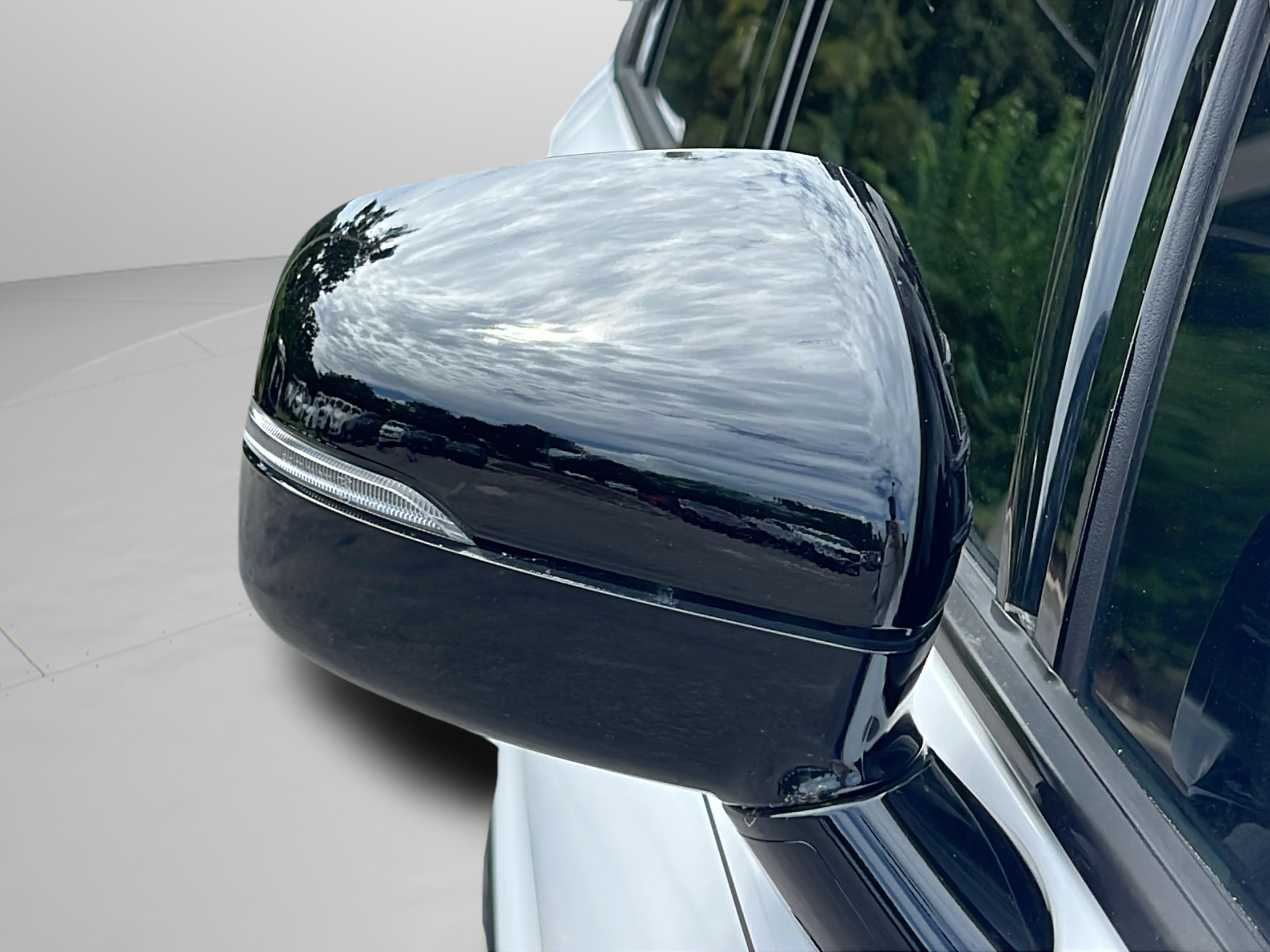 Used 2023 Kia Sorento EX w/ Panoramic Sunroof Package FWD image 26