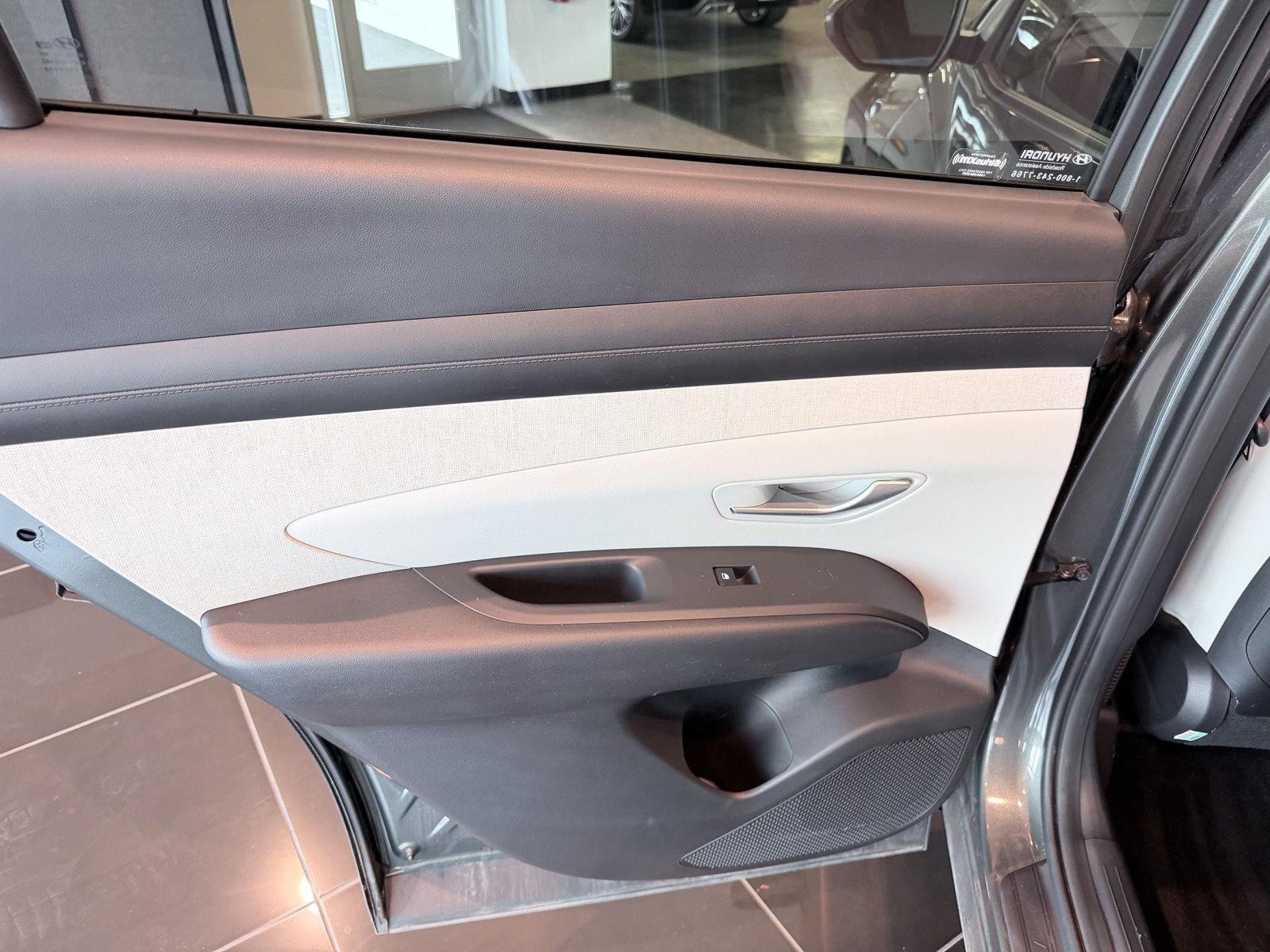 Used 2025 Hyundai Tucson SEL AWD/4WD image 21