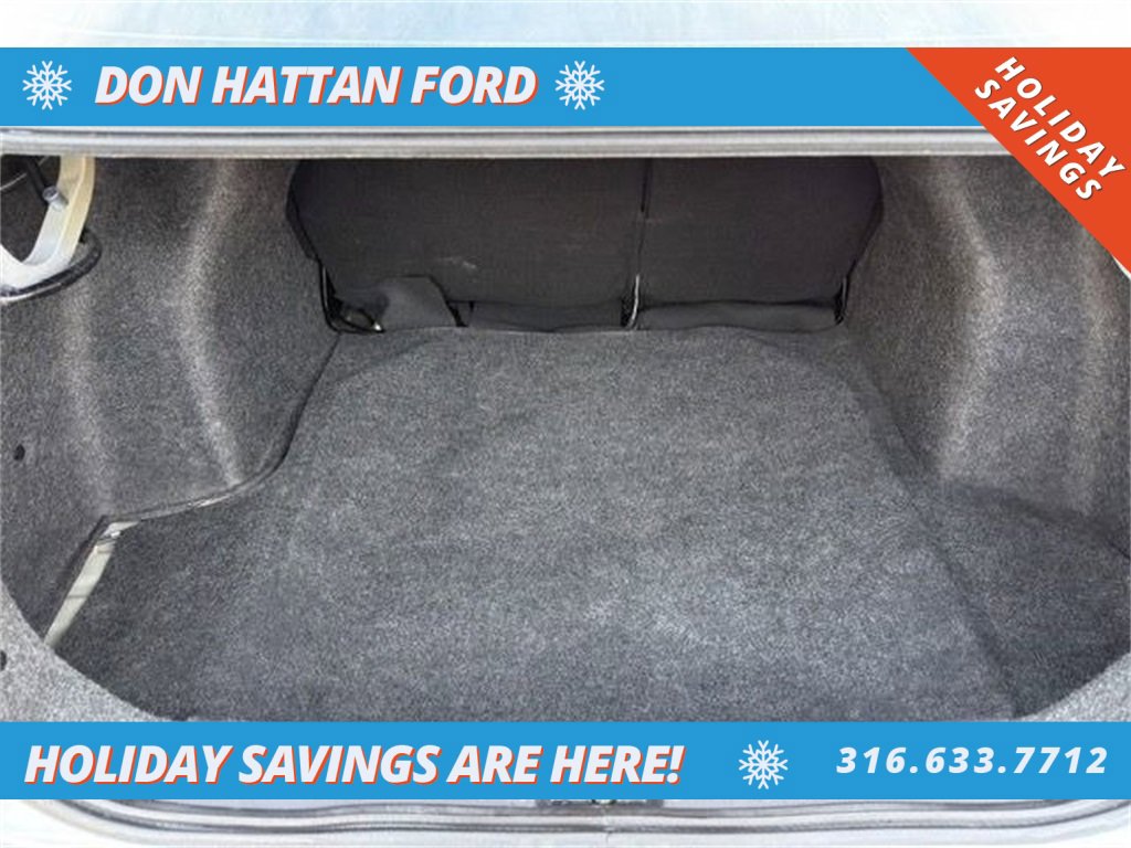 Used 2021 Nissan Versa SV image 7