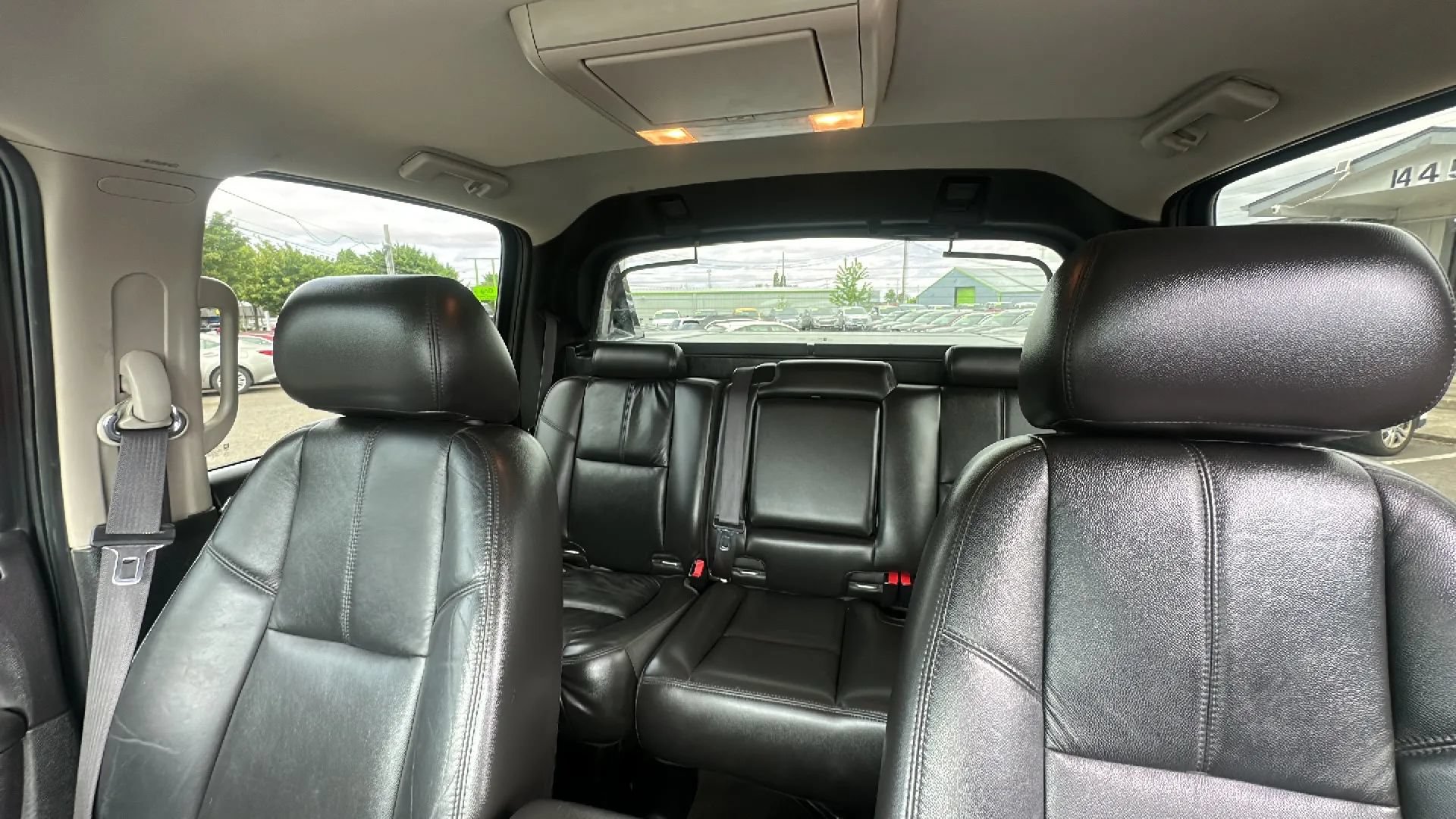 Used 2011 Chevrolet Avalanche LT w/ Luxury Package AWD/4WD image 9