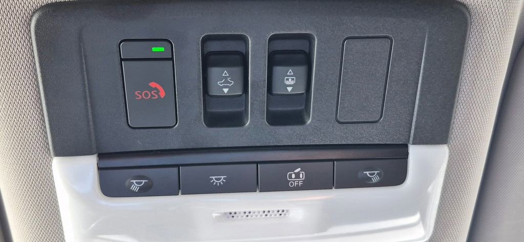 Used 2023 Nissan Rogue SL w/ SL Premium Package image 6