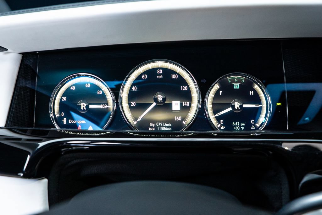 Used 2022 Rolls-Royce Phantom Sedan w/ The Phantom Package RWD image 49